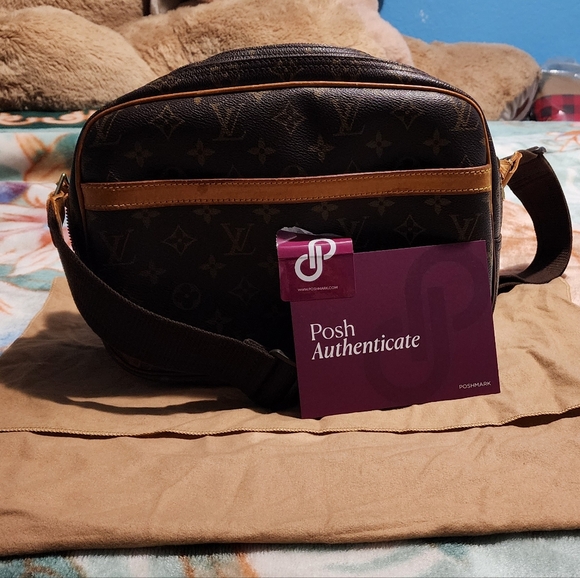 💜💜LOUIS VUITTON PURSE💜💜 - Picture 2 of 14